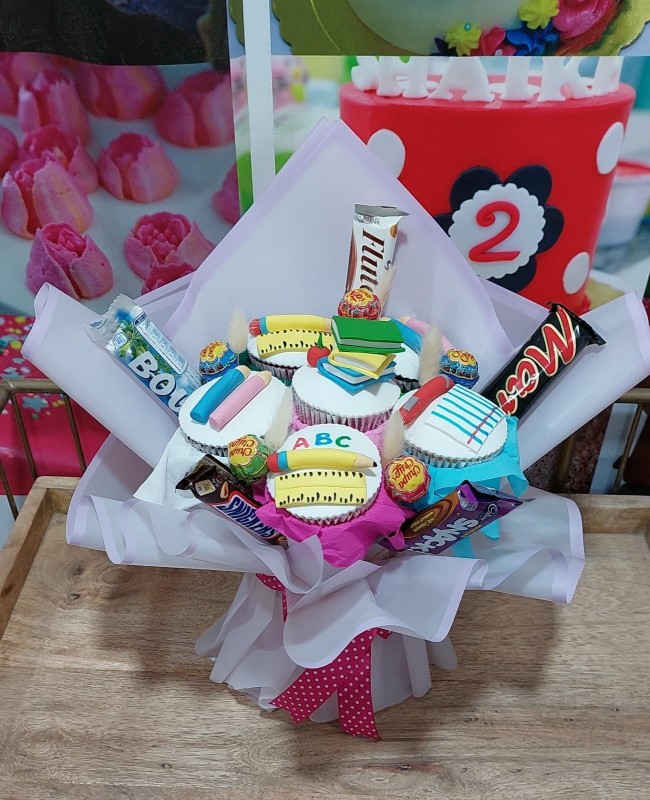 Hope Cupcake Back to School Bouquet